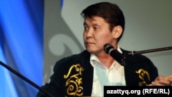Бауыржан Халиолла, айтыскер ақын. Алматы, 11 ақпан 2012 жыл.  