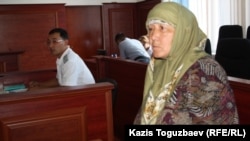 Манат Утеулиева, мать убитого эколога Нурлана Утеулиева. Поселок Каскелен Алматинской области, 5 августа 2013 года.