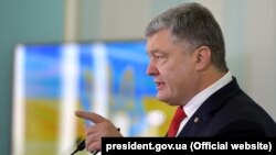 УПЦ (МП) заявляє, що Порошенко відмовився від зустрічі на території Лаври