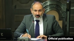 Հայաստանի վարչապետի պաշտոնակատար Նիկոլ Փաշինյանը կառավարության նիստի ժամանակ, Երևան, 15-ը հուլիսի, 2021թ․