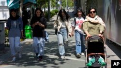 خیابانی در تهران، جمعه ۳۱ فروردین ۱۴۰۳