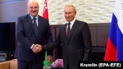 Belarusian leader Alyaksandr Lukashenka (left) meets with Russian President Vladimir Putin in the Black Sea resort of Sochi in September 2020.