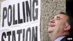 Шотландия хөкүмәте башлыгы Алекс Сэлмонд