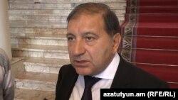 Armenia - Deputy Finance Minister Pavel Safarian speaks to journalists, Yerevan, 20Jan2016.