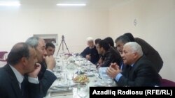 İcra başçısı Rafil Hüseynov, jurnalistlərlə görüşür, 17 aprel 2013