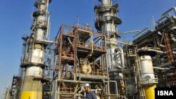 مجتمع پتروشیمی در اصفهان، عکس تزئینی است