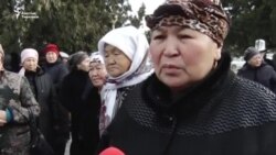 Прокурордун өлүмү: шектүүнүн тарапташтары митингге чыкты