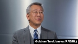 Дональд Лу.