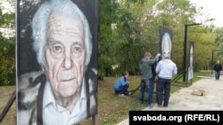 На алеі праведнікаў усталёўваюць партрэты грамадзян, якія ратавалі габрэяў ад расстрэлаў