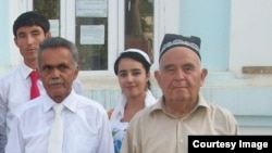 Соат Чалишев (аз рост)