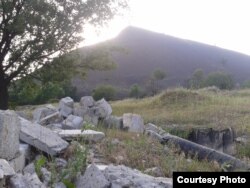 Зруйнована насосна станція біля терикону шахти імені Киселева