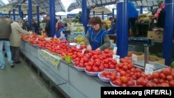 На Камароўскім рынку ў Менску, архіўнае фота.