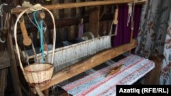 "Ялутор острогы"ндагы музейда келәм туку станогы