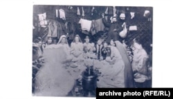 Ч.Айтматовдун тайларынын үй-бүлөлүк сүрөтү. Р.Т.Айтматованын архиви.