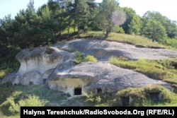 Давнє святилище, с.Дуброва