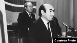 Архив. 27-октябрь, 1990-жыл