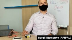 Команда із трьох винахідників більшу частину часу роботи над прототипом фільтру працювала вдома через локдаун