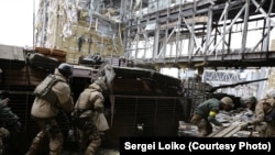 Українські солдати в Донецькому аеропорту, жовтень 2014 року.Фото: Сергія Лойка