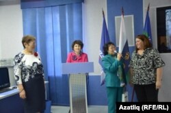 Чараны оештыручы апалы-сеңелле Алишевалар һәм Вәлимә Ташкалова тәбрикли