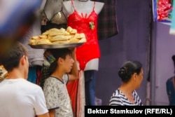 Самса саткан бала.