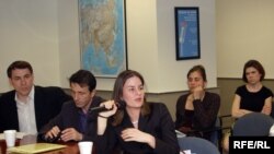 Цхьаьнатоьхна Штаташ -- Ива Славич; Боьлху Малх: Нохчийчура Лаьмнашкахь ТIамо Бина ТIеIаткъам кино гайтар а иза йийцаре яр а, Вашингтон, 25 Оха-бутт2007 