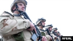 Еще один союзник США - Грузия - напротив, усиливает свое присутствие в регионе. В конце прошлого года указом Михаила Саакашвили в Афганистан было решено отправить дополнительно 749 человек