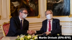 Presidenti i Republikës Çeke, Millosh Zeman, në takim me presidentin e Serbisë, Aleksandar Vuçiq. Pragë, 18 maj, 2021.