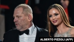 Гарві Вайнстайн з дружиною Джорджиною Чапман у Каннах, травень 2016 року