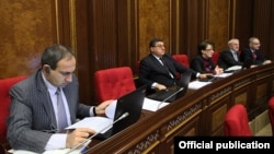 Члены фракции АНК на заседании парламента (архив)