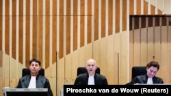 Малайзиялык MH17  учагынын атып тұшүрүлүшү боюнча сот жараяны Нидерландда башталды. 7-июнь, 2021-жыл. 