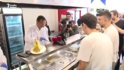 1.80 AZN-ə dörd cür yemək: İmamoğlunun 'Kent lokantaları'ndan Bakıda niyə açılmır?