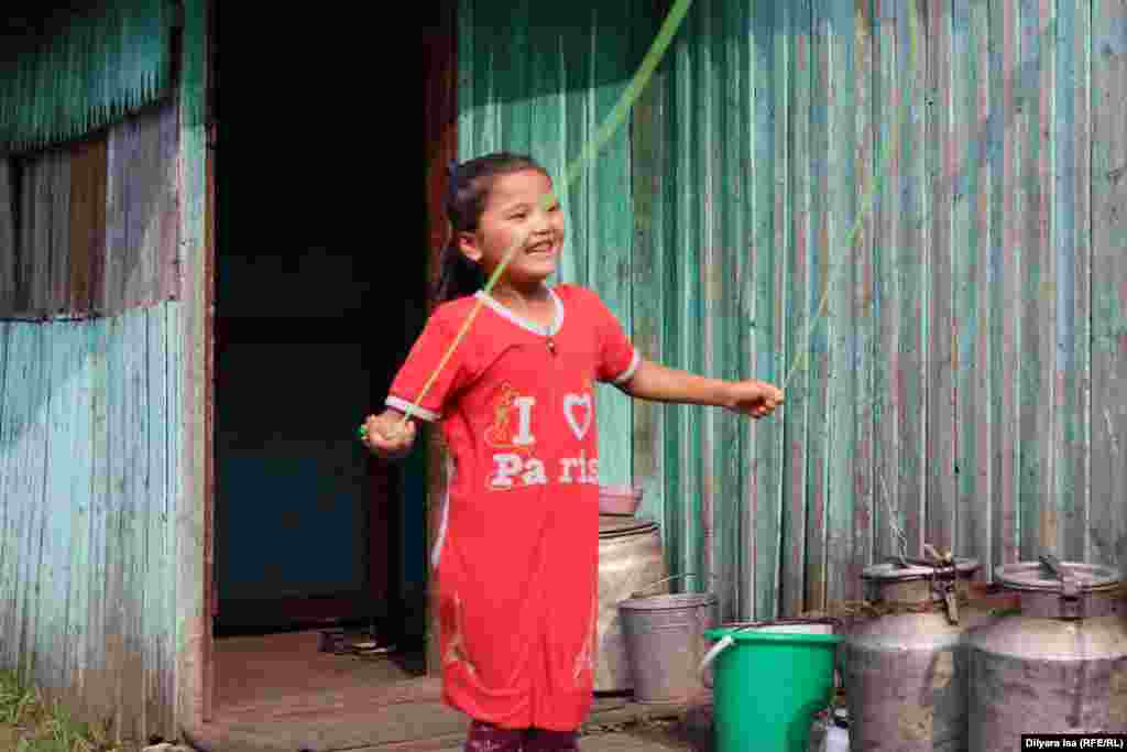 &quot;Тіпті, жейтін нанды жеткізе алмай отырмыз. Қолдағы бар ақшамыз бітіп, енді қарызға тамақ ала бастадық&quot;, &ndash; дейді Зұлқайнар Ергашев.