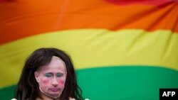 Британи -- Путинан батт йолу тайниг кечъйина, гейн бакъонаш ларъяран митингехь, Лондон, Марсхьокху-бутт, 10, 2013