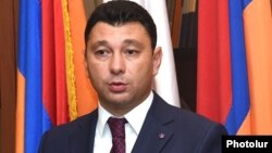 Эдуард Шармазанов