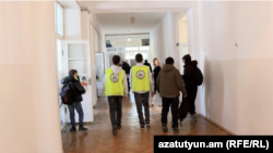 Դեղին համազգեստով աշակերտներն օրվա հերթապահներն են, Երևանի թիվ 131 դպրոց, մարտ, 2025թ.