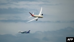 در تصویر: بوئینگ دریملاینر هواپیمایی هند و ایرباس ۳۸۰ تایلند