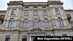 Уже на следующей неделе, 6 августа, президент планирует начать поиски подходящего кандидата на пост председателя Верховного суда