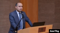 Elm və təhsil naziri Emin Əmrullayev