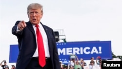 Дональд Трамп у відповідь заявив, що ніколи не думав про напад на Китай