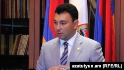 Эдуард Шармазанов (архив)