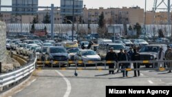 آزادراه تهران‌-شمال به طول ۱۲۱ کیلومتر شامل چهار قطعه است که مراحل مطالعاتی آن در سال ۱۳۵۳ آغاز شد و حدود ۲۳ سال از آغاز عملیات ساخت آن می‌گذرد.