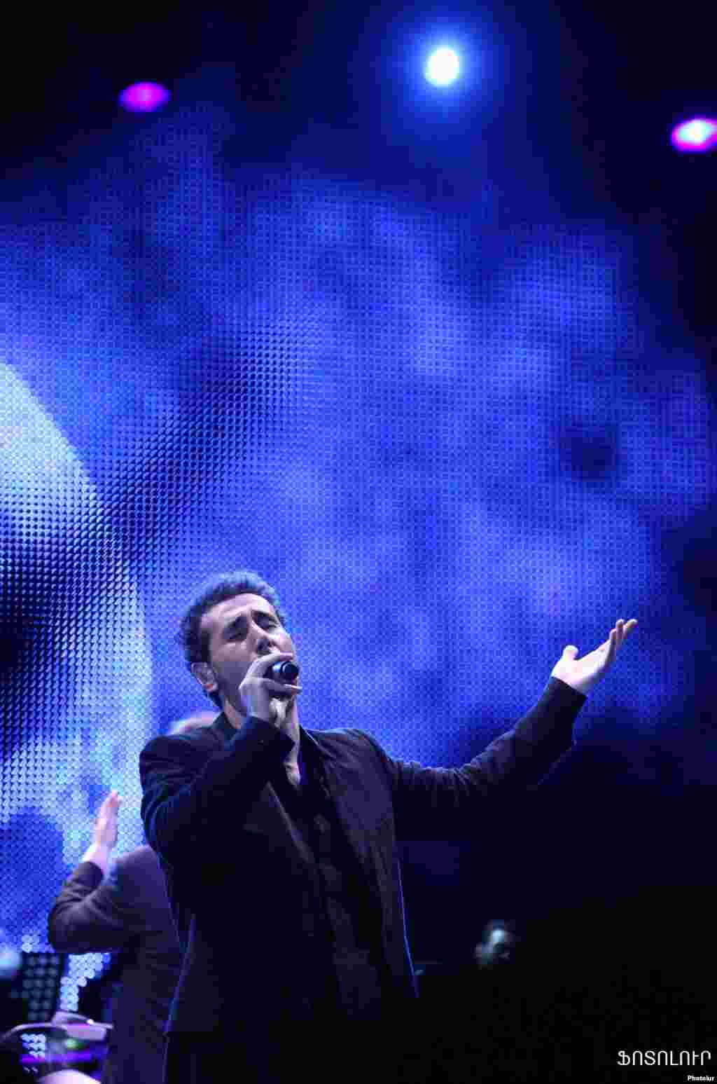 Armenia -- World known rock-star of Armenian origin Serj Tankian gives a concert in Yerevan, 14Aug2011 - Armenia -- World known rock-star of Armenian origin Serj Tankian gives a concert in Yerevan, 14Aug2011