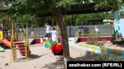 Balkan wealaýatyndaky çagalar baglarynyň biri (Illýustrasiýa suraty)