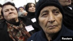 Согласно итогам проведенной в 2013 году регистрации вынужденно перемещенных лиц из Абхазии и Южной Осетии, беженцев в стране 260 тысяч человек