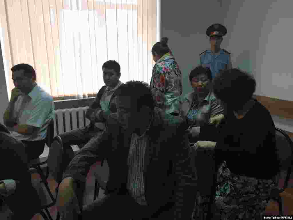 Родственники и сторонники Макса Бокаева и Талгата Аяна в зале суда. &nbsp;