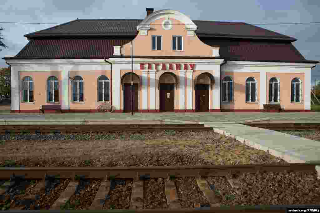 Станцыя Багданаў непадалёк ад Вішнева, зь якой Шымон Пэрэс разам з бацькамі ад&#39;яжджаў у Палестыну.