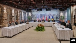 Раніше 16 травня в Стамбулі завершилися тристоронні переговори делегацій України, США та Туреччини