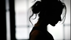 Wirus sebäpli öýde petiklenmegiň fonunda maşgaladaky zorluk artýar