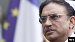 Pakistanyň prezidenti Asif Ali Zardari "Al-Kaýdanyň" liderine Yslamabadyň pena bermändigini aýdýar. 