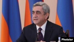 Հայաստան - Նախագահ Սերժ Սարգսյանը մի հանդիպման ժամանակ, արխիվային լուսանկար